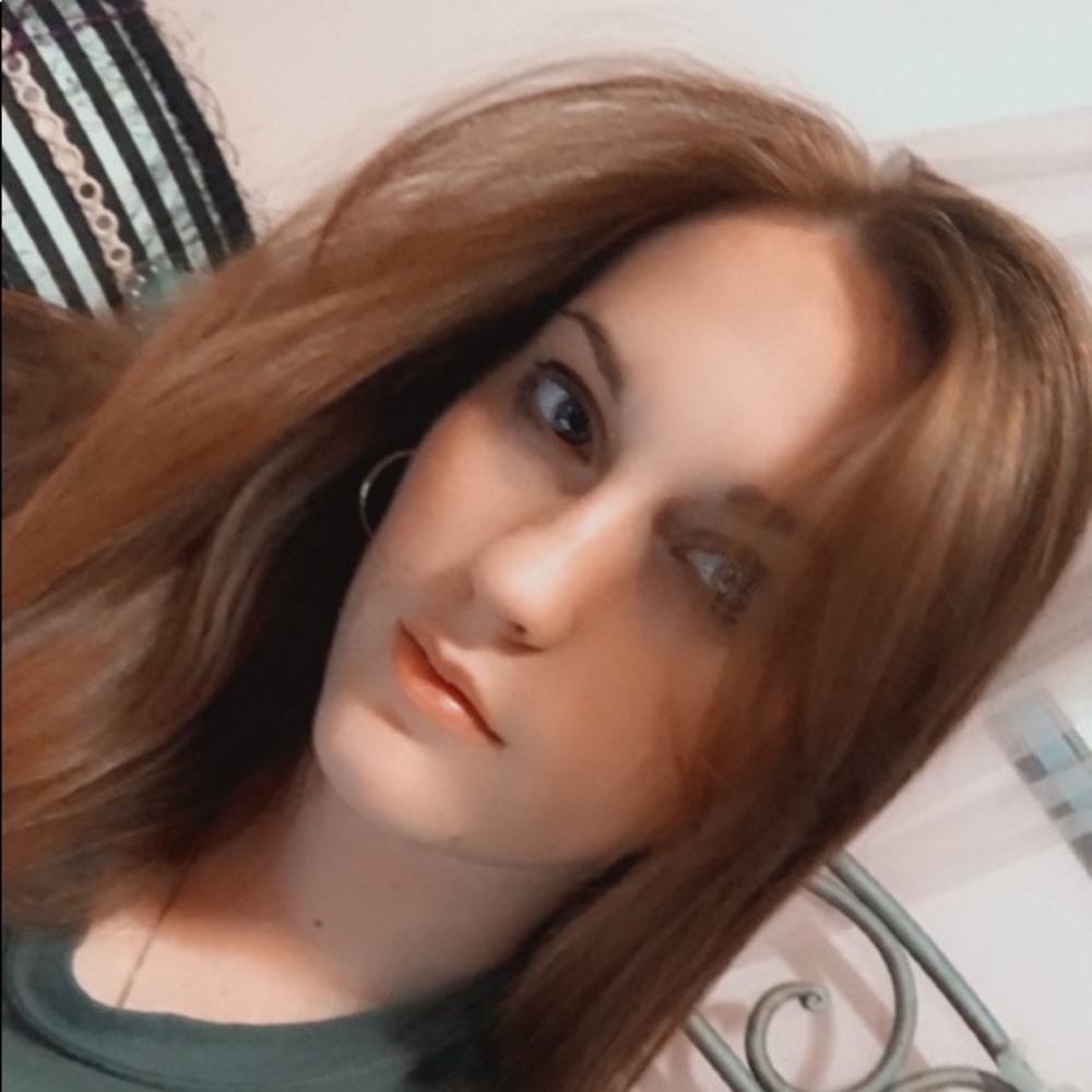 Meet your Posher, Alexis